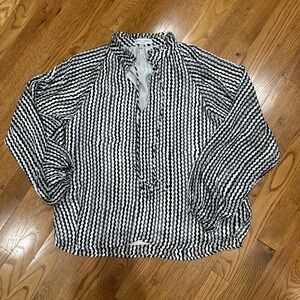 Black and White Striped Women's Top 
KoKo and Mason. Xs